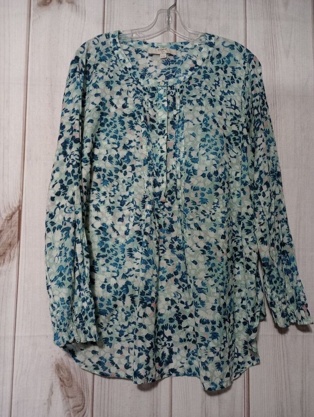 LOFT Shirt Ladies 16 Blue Floral Blouse Light Weight Button Front Long Sleeve